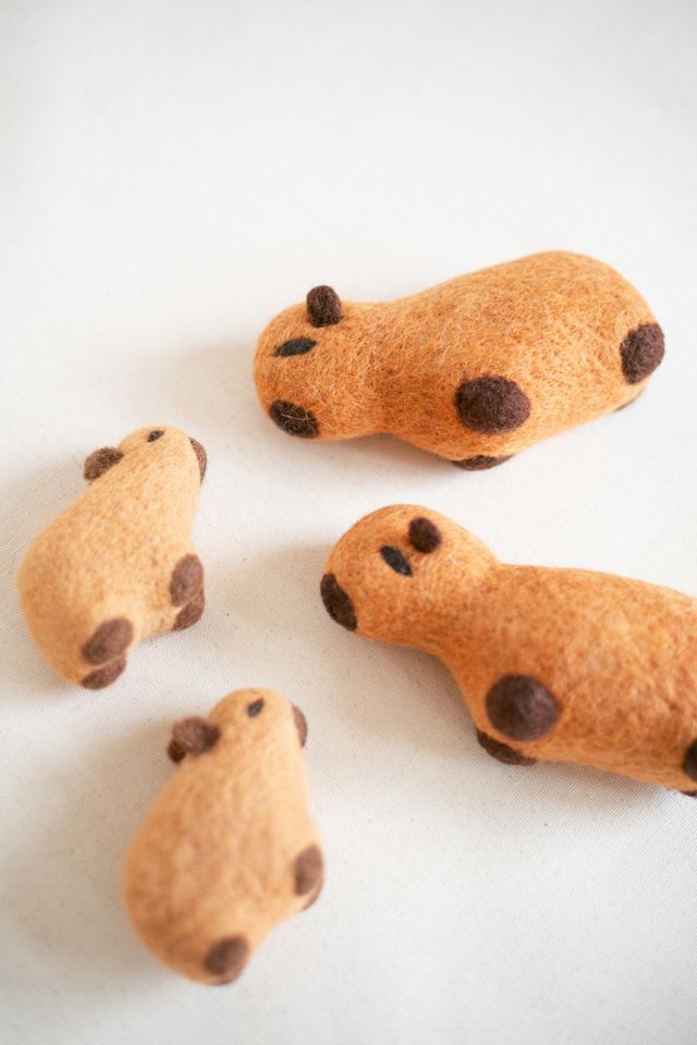 MODERNBEAST Capybara Wool Dog Toy #3