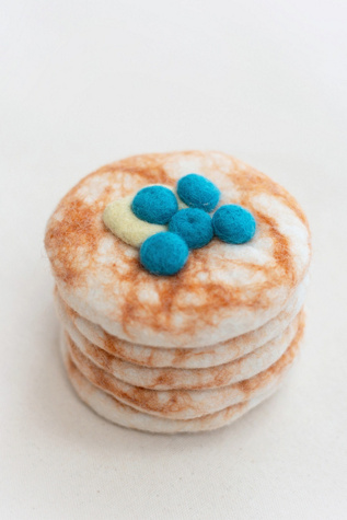 MODERNBEAST Stack of Pancakes Wool Dog & Cat Toy