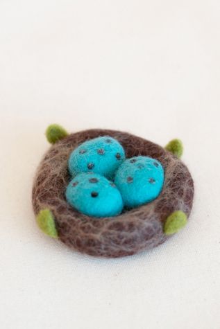 MODERNBEAST Robin's Nest Dog & Cat Toy
