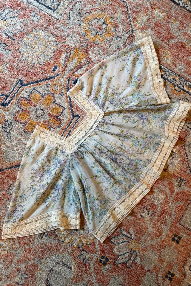 1970s Boho Lace Bell Sleeve Floral Blouse Selected by Two Vintage Twins #3