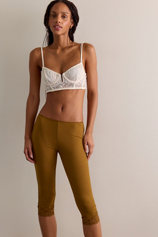 Vacation Essentials Capris