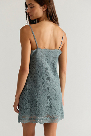 Женское платье Free People Lace Take Me With You Mini, цвет: Бирюзовый — фото 2