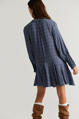 Женское платье Free People Backroads Plaid Button Down Mini, цвет: Индиго комбинированный — фото 2
