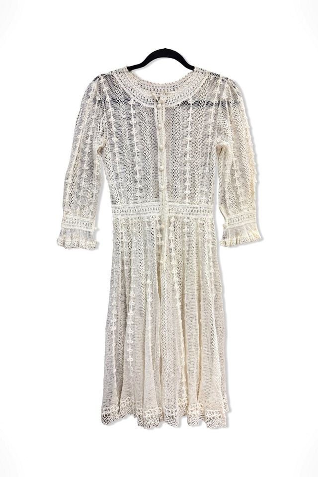 crochet victorian dress Cream crochet lace dress, ca. 1900. Source. Fashion Museum, Bath
