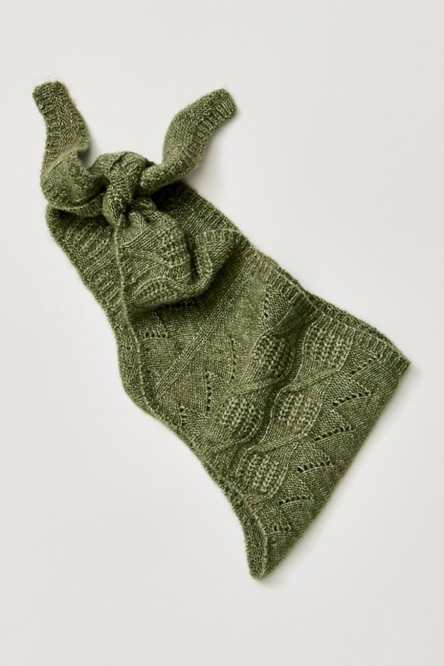 Cozy Cable Triangle Scarf #4
