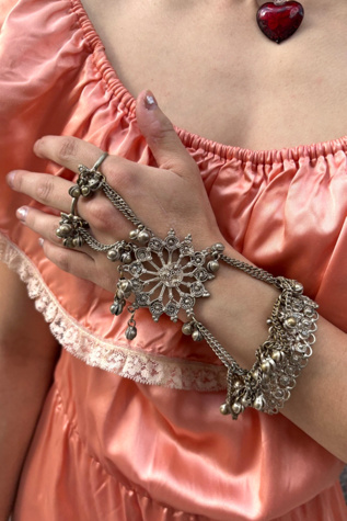 Vintage Ethnic Hand Jewelry Selected by Nomad Vintage
