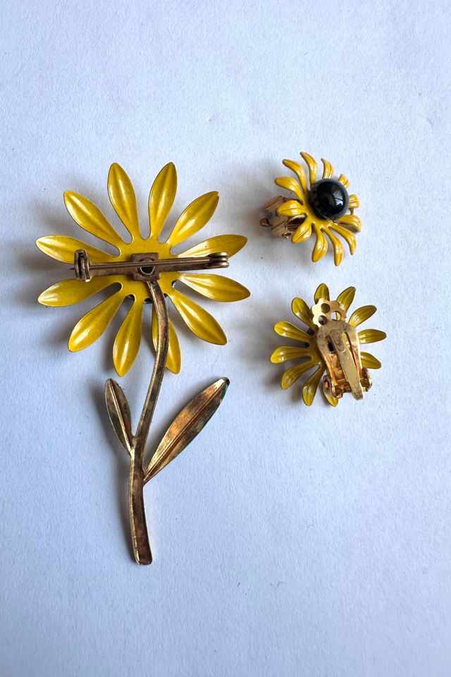 Vintage 1960s Sunflower Brooch and Earrings Set Selected by Grievous Angel Vintage #1