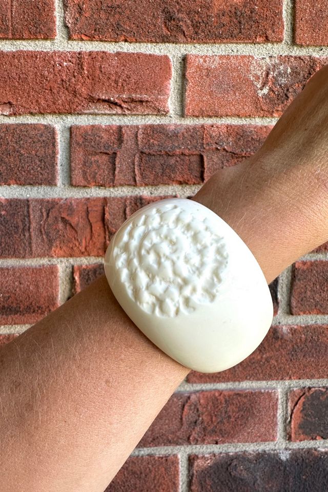 Vintage 1970s Artisan White Chunky Cuff Selected by Cherry #1