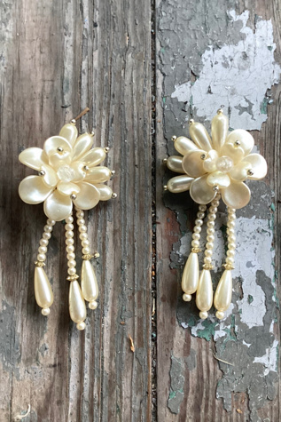 Vintage 1960s Big Floral Clip On Earrings Selected by Cherry