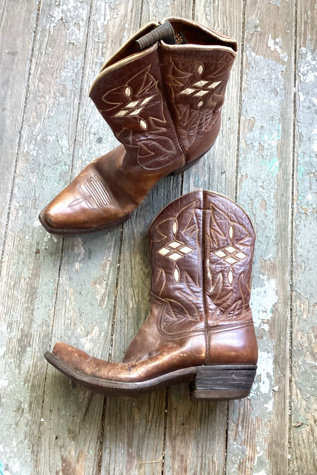 Vintage 1960s Brown Justin Cowgirl Boots Selected by Cherry