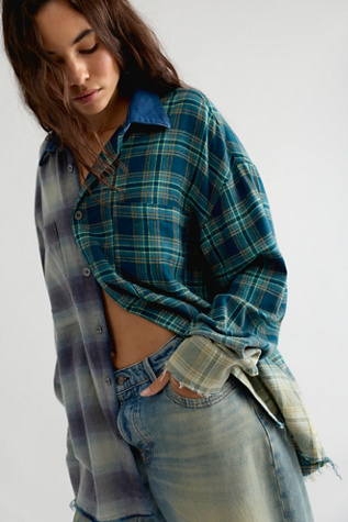 Женский топ The Tales Half N’ Half Flannel Button Down Top, цвет: Синий комбинированный — фото 3