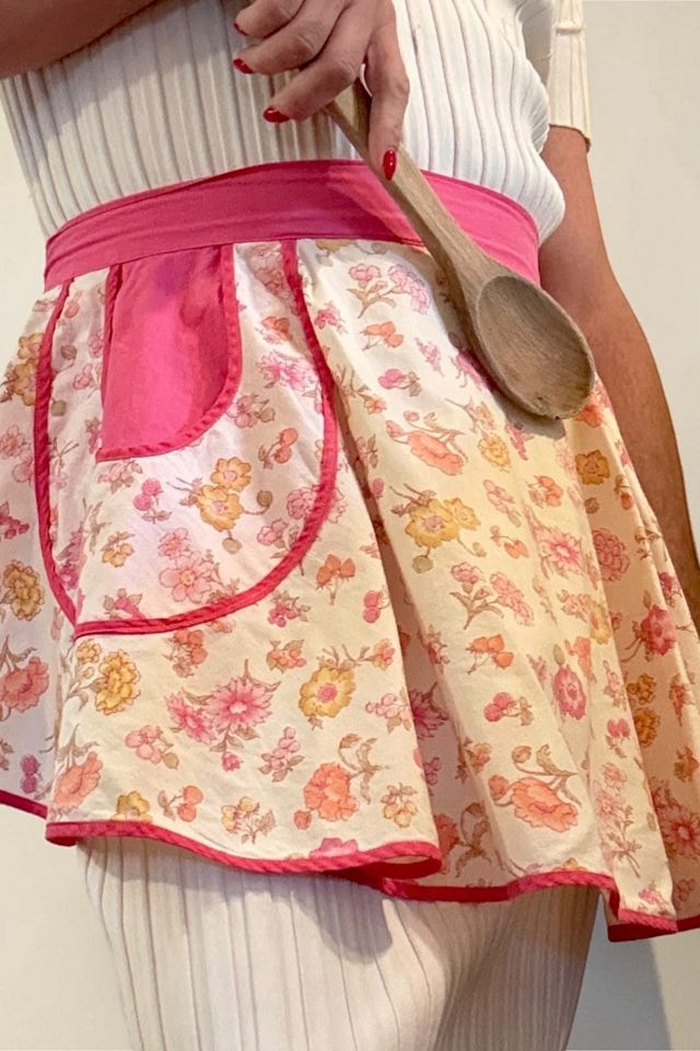 1950s Berry Print Apron Selected by Personal Choice #1