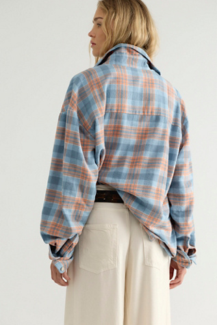 Женский топ Free People Everyday Plaid Button Down Top, цвет: Синий оранжевый комбинированный — фото 2