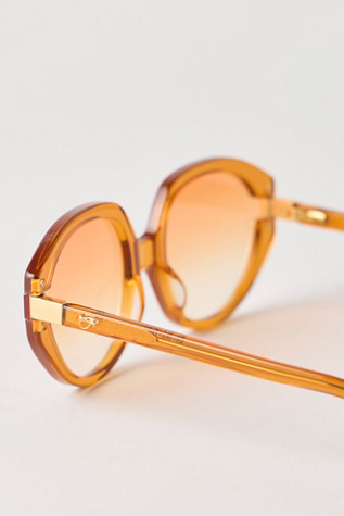Женские солнцезащитные очки We The Stars Sunlit Sands Sunglasses, цвет: Marigold Moon — фото 4