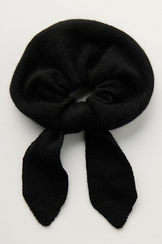 Женские аксессуары для волос Free People Cashmere Knot Scrunchie, цвет: Чёрный — фото 2