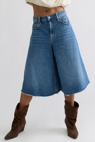 Женские шорты MOTHER The Whole Flutter Fray Denim, цвет: Playback — фото 3