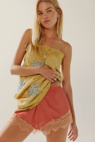 Ciao Ciao Vacation Unwind Lace Trim Shorts
