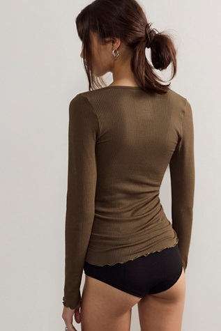 Женский топ Intimately Base Layer Thermal Scoop Neck Long Sleeve, цвет: Fp Beech Leaves — фото 2