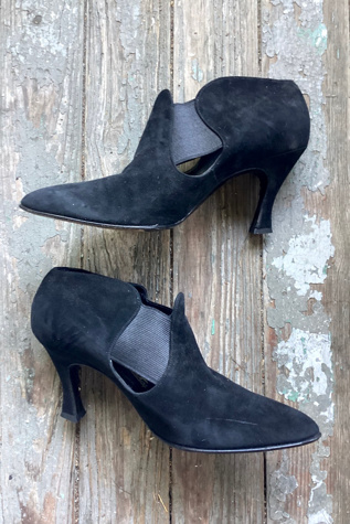 1980s Rene Caty Black Suede Heels Selected by Cherry