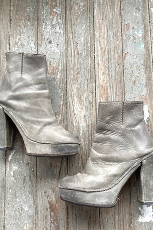 Early 2000s Maison Martin Margiela Grey Platform Boots Selected by Cherry