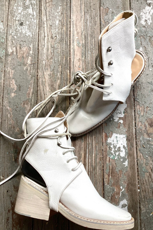1990s Deadstock Ann Demeulemeester White Leather Boots Selected by Cherry