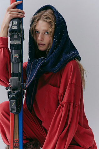 Fleecy Sherpa Triangle Scarf