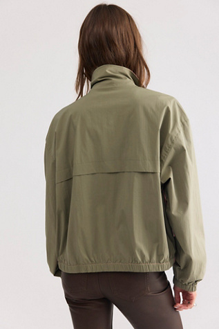 Женская куртка Found Pinecrest Sport Windbreaker, цвет: Пурпурный / Оливковый — фото 2
