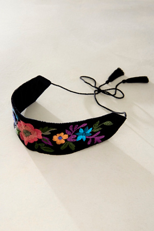 Sunny Choker Necklace