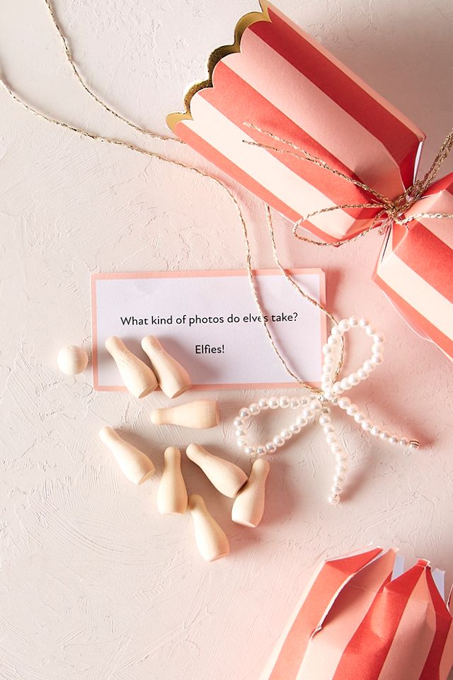 Pearl Bow Crackers #1