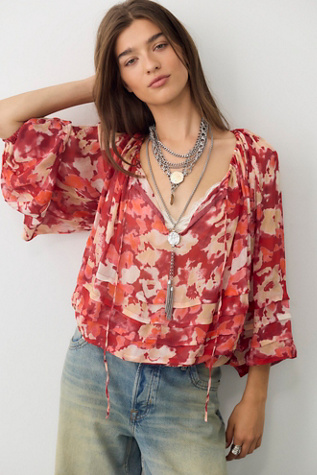 Женская блузка Free People Eloise Printed Blouse, цвет: Клюквенный комбинированный — фото 1