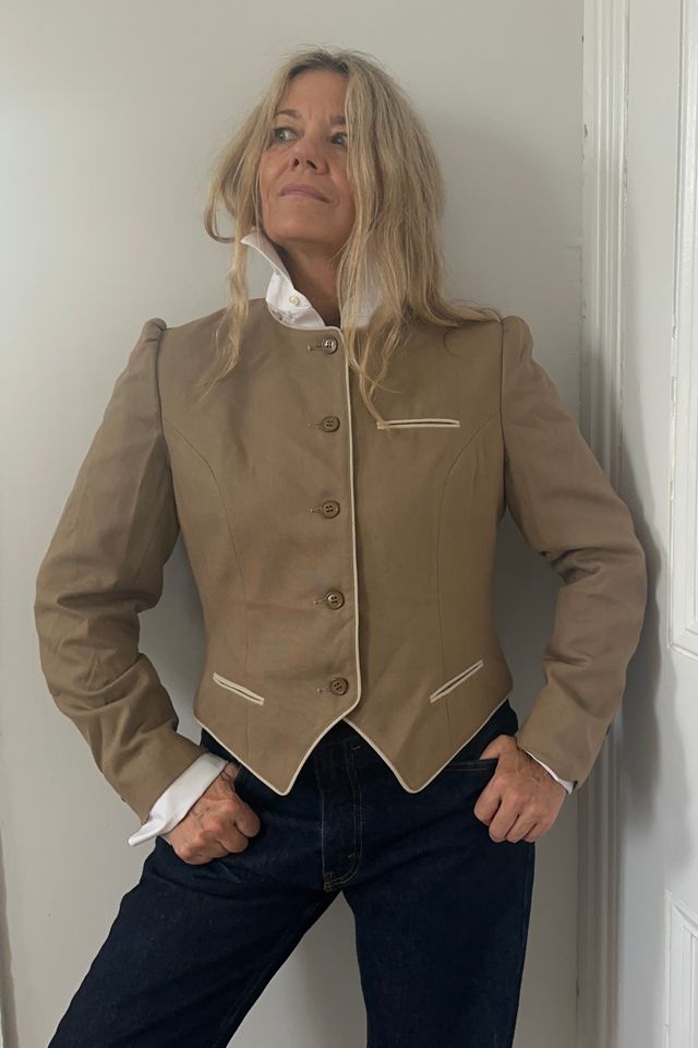 Vintage ‘80’s Allen Bernard Beige Pointed Hem Cropped Blazer Selected by KA.TL.AK #1
