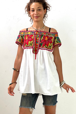 Vintage NeedlePoint Flowers Top Selected by Anna Corinna
