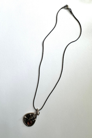 Женские колье Grievous Angel Vintage Sterling Silver and Amber Pendant Selected, цвет: Серебряный — фото 3
