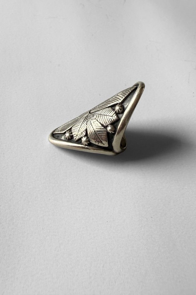 Vintage 70s Sterling Silver Feather Motif Southwest Band Ring Selected by MARMALADE #1