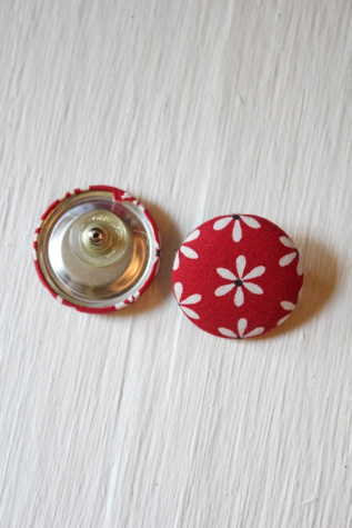 Женские серьги Moons + Junes Vintage Country Daisy Red Fabric Selected, цвет: Красный — фото 3
