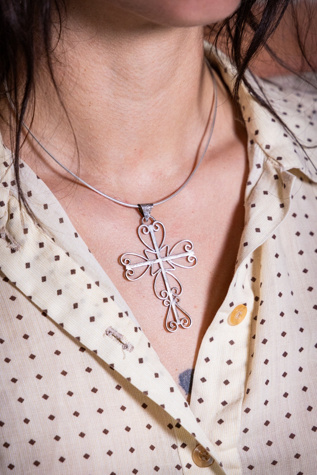 Vintage Sterling Silver Cross Pendant Selected by Black Shag Vintage