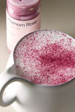 Poudre d'épices cardamome rose