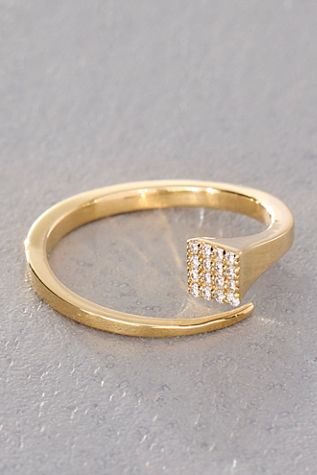 Awe Horseshoe Nail Gold Ring