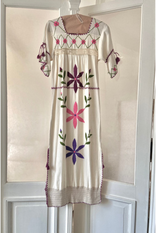 1970s Cotton Gauze Floral Embroidered Kaftan Selected by A Stylish Life