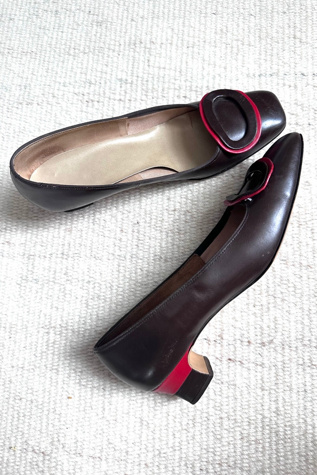 Vintage 1960’s Leather Brown Town and Country Low Heel Pumps Selected by KA.TL.AK