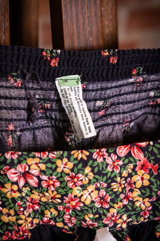 Vintage 70s Cropped Floral Blouse Selected by Black Shag Vintage #2
