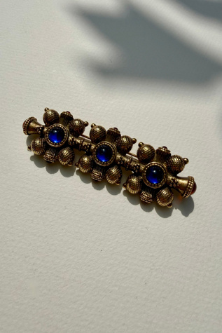 Ornate Gold Tone Brooch Selected by Wax Plant