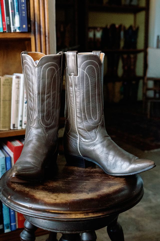 1970s Vintage Justin Dark Taupe Brown Leather Western Boots by