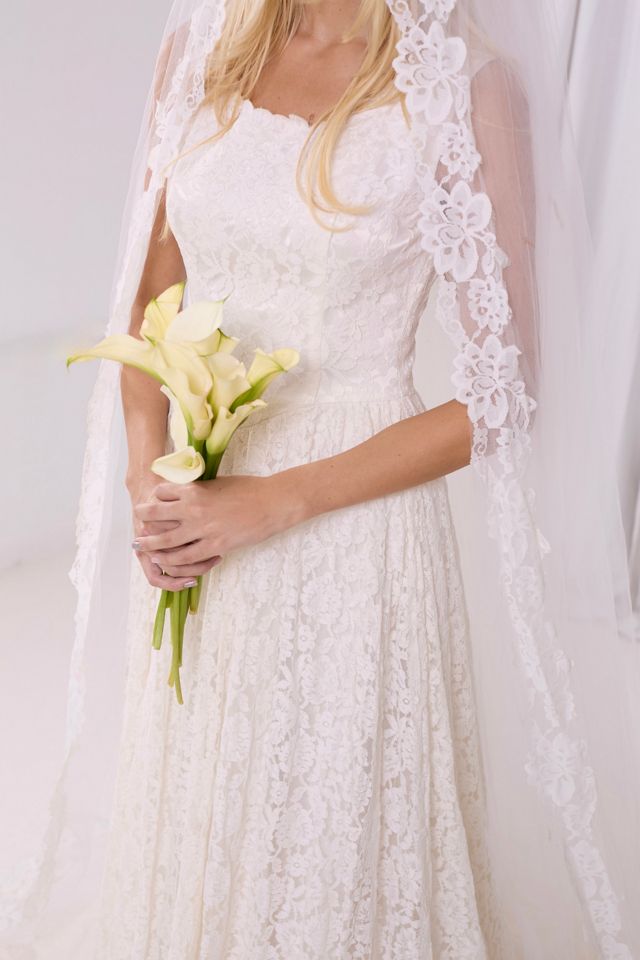 Vintage 1960s Lace-Trimmed Wedding Veil Selected by Kikos Kloset #2