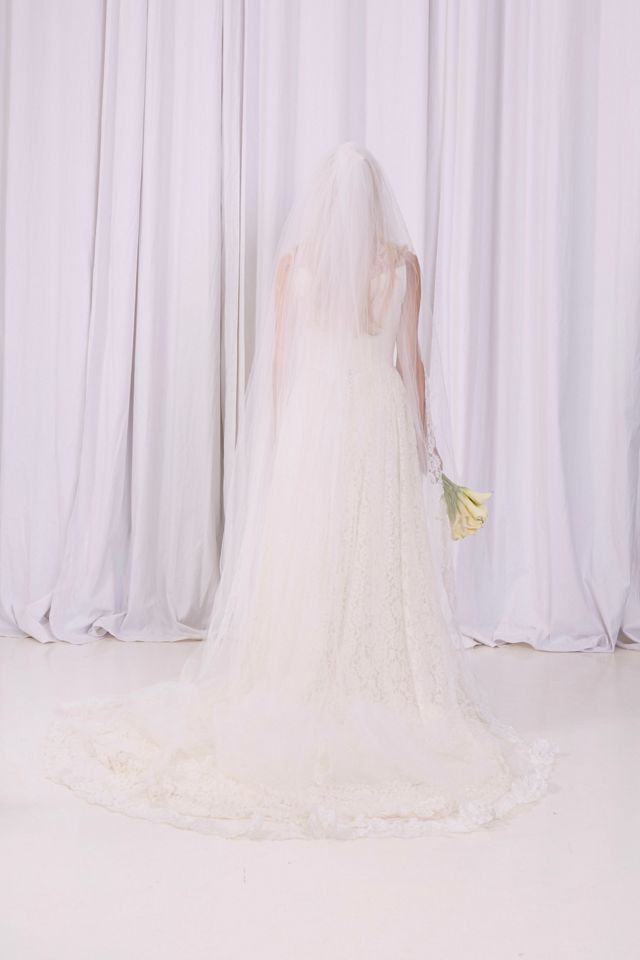 Vintage 1960s Lace-Trimmed Wedding Veil Selected by Kikos Kloset #3