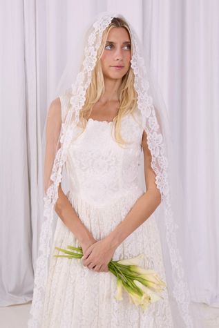 Vintage 1960s Lace-Trimmed Wedding Veil Selected by Kikos Kloset