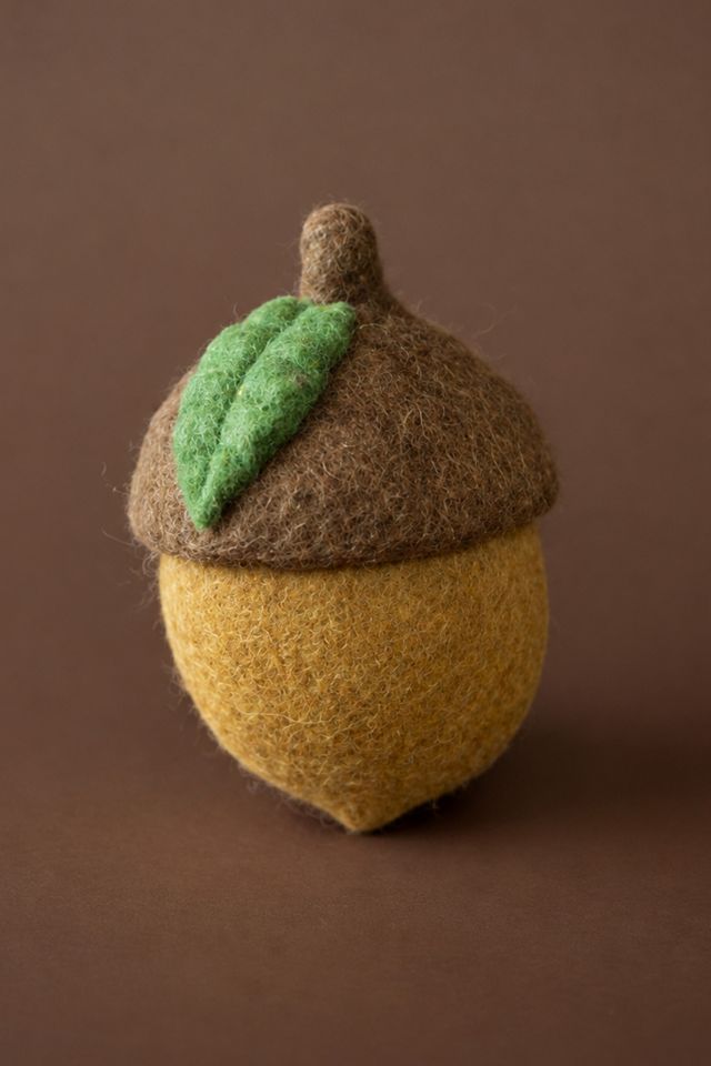 MODERNBEAST Acorn Wool Dog Toy #3