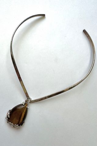 Vintage Tigers Eye Pendant Choker Necklace Selected by Grievous Angel Vintage