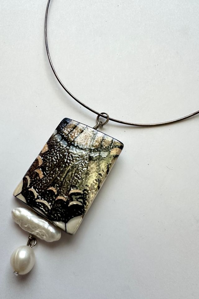 Vintage Y2K Pearl and Butterfly Wing Pendant Choker Selected by Grievous Angel Vintage #1