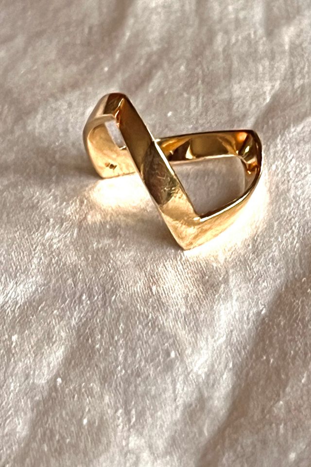 Vintage 14K Gold V Ring  Selected by Anna Corinna #2